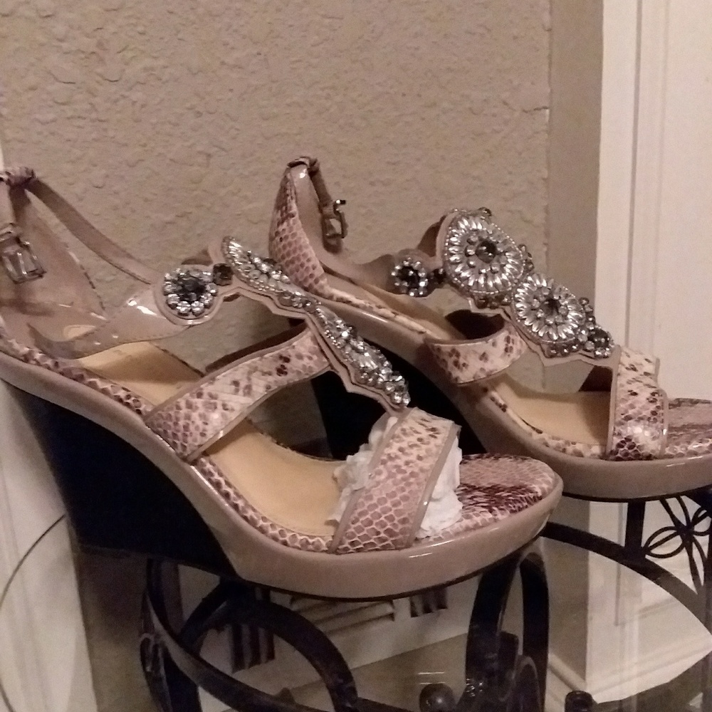 Gonni Bini wedge heels